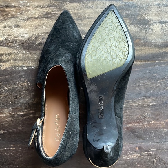 NWOT Calvin Klein size 9 Suede Bootie with side buckle - Picture 7 of 16